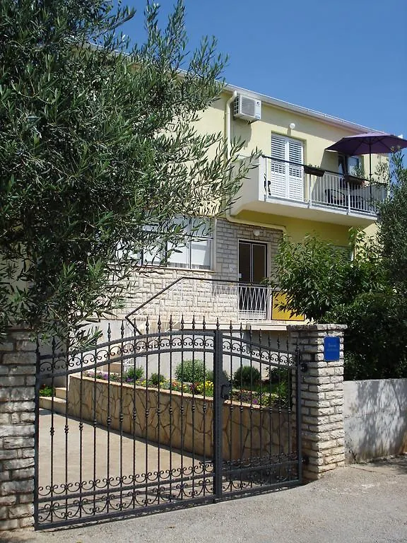 Apartments Angie Zadar