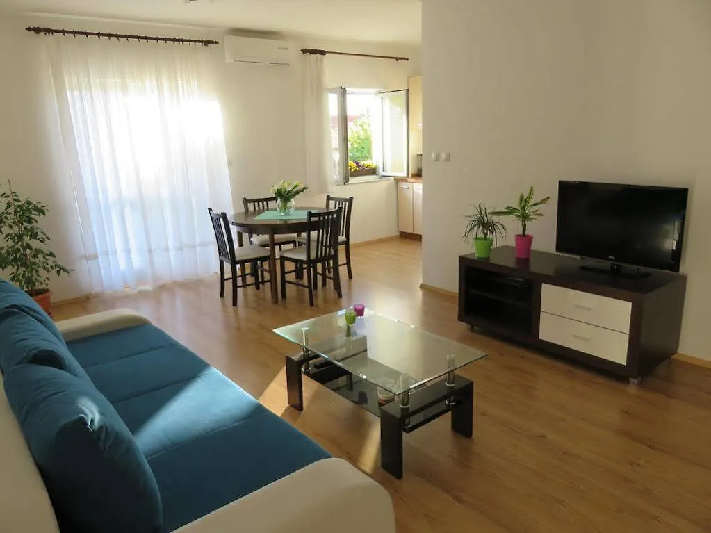 Apartments Angie Zadar