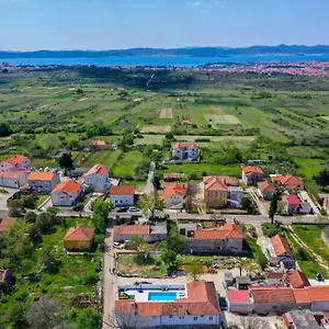  Villa Mare - With Heated Pool